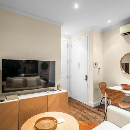 Charming Room Near The Guggenheim With Shared Bath